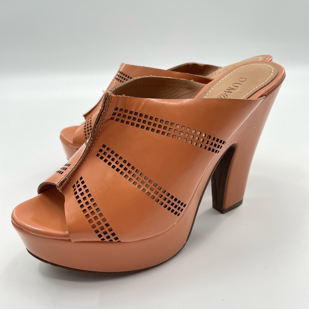 Dumond  platform mules